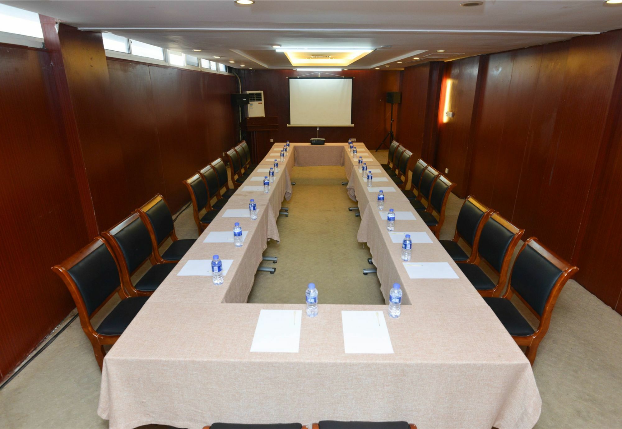 Hotel Vienna International - World Expo Garden 3*